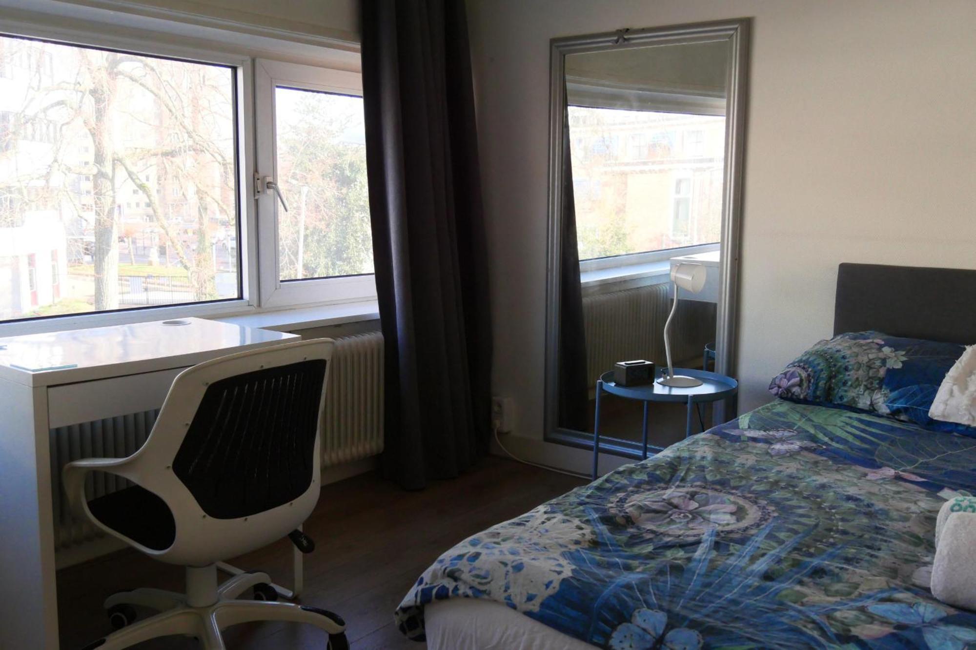 Gasthuis Center With Shared Facilities By Umcg